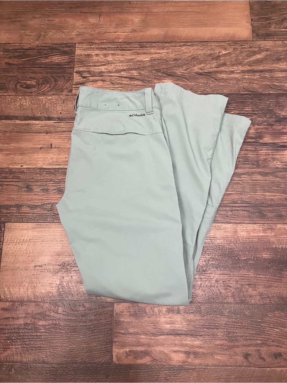 Columbia Woman’s Light Green Outdoor Pants